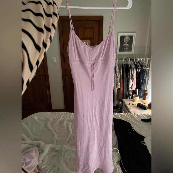 Aritzia Slip Dress / Baby Pink / 2023 Summer Collection / Wilfred - Picture 1 of 2